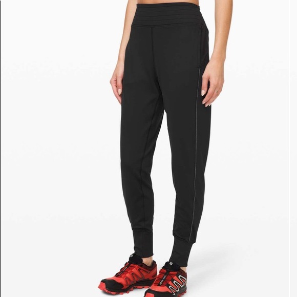 Lululemon Flurry Up High-Rise Jogger - Black - Picture 8 of 11
